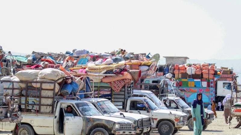 گیرماندن هزاران مهاجر افغان در پشت دروازه‌های گذرگاه‌ها میان افغانستان و پاکستان