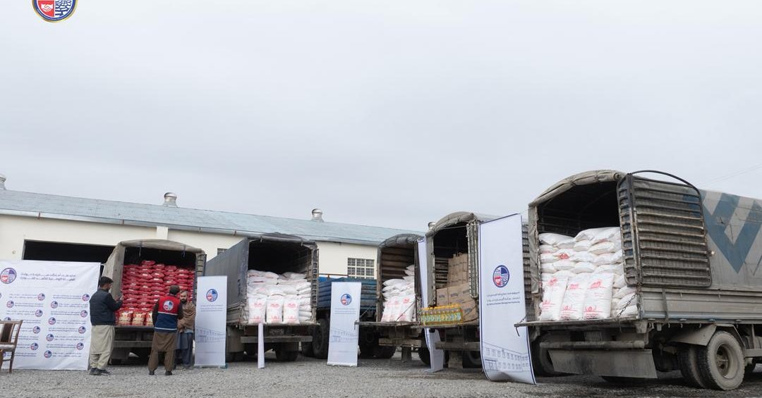 په روسیې کې د مېشت افغان سوداګر ۴۰ ټُني مرستې افغانستان ته ورسېدې