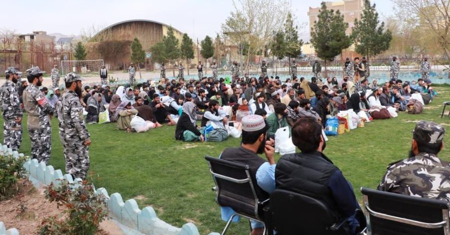 د اختر په مناسبت؛ طالبانو د هرات له زندانه د ښځو او ماشومانو په ګډون ۲۰۷ بندیان خوشې کړل