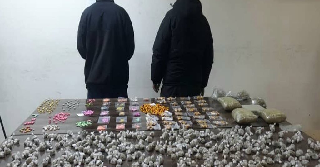 طالبانو په کابل کې ۱۶۰۰ نشه‌يي ګولۍ او تر ۵ کیلوګرامه زیات چرس نیولي دي