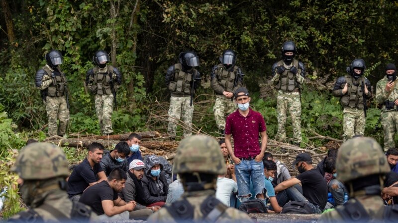 پولنډ کې افغان پناه غوښتونکې له نامعلوم برخلیک شکایت کوي