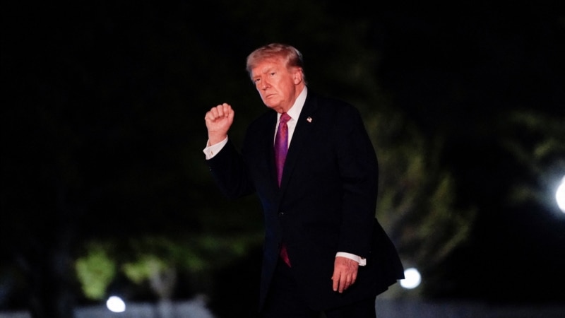 ټرمپ: امریکايي مرکچیان د ایران سره د مذاکراتو لپاره اسلام آباد ته ځي