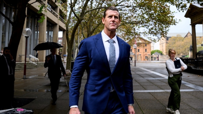 په جنګي جنایتونو تورن؛ اسټرالیايي رابرت سمېټ د بې ګناهۍ ادعا کړې