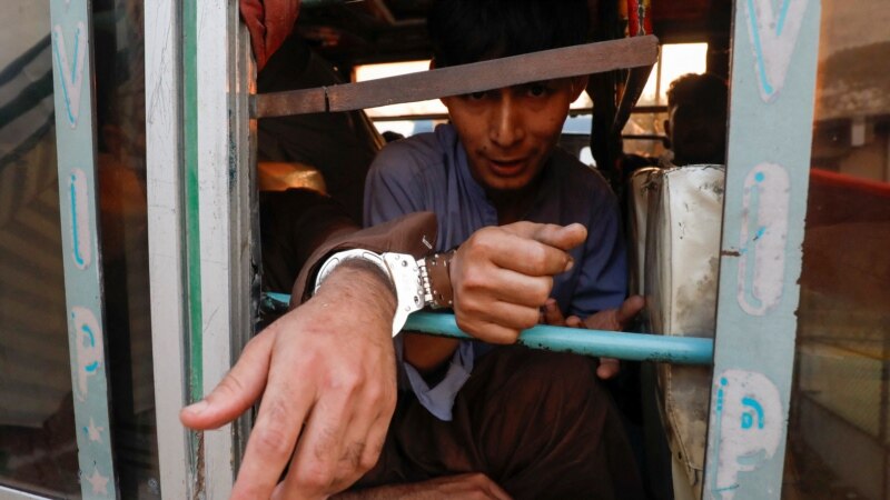 افزایش بازداشت و اخراج اجباری مهاجران افغان در پاکستان؛ هشدار دیدبان حقوق بشر