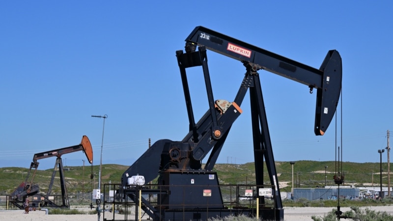 افزایش ۴ درصدی بهای نفت در پی ابهام درباره آتش‌بس ایران و امریکا