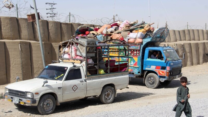 پاکستان کې دریمو هېوادونو د تګ په تمه ناست یوشمېر افغانان، تش لاس اخراج شوي