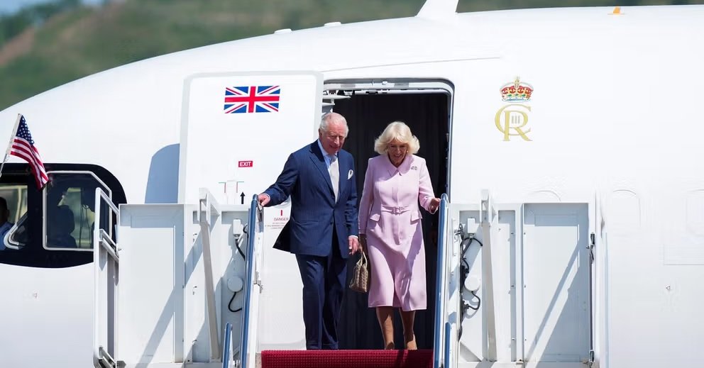 د بریتانیا پاچا او ملکه په یوه رسمي سفر امریکا ته رسېدلي دي