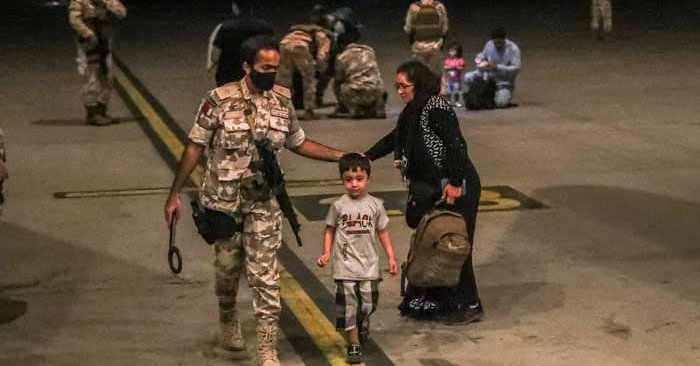قطر له امریکا غوښتي چې د راتلونکې سپټمبر میاشتې پورې افغان کډوال نورو هېوادونو ته واستوي