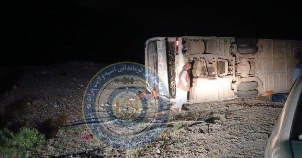 واژگونی بس مسافربری در هرات؛ دو نفر کشته و ۵۱ نفر زخمی شدند