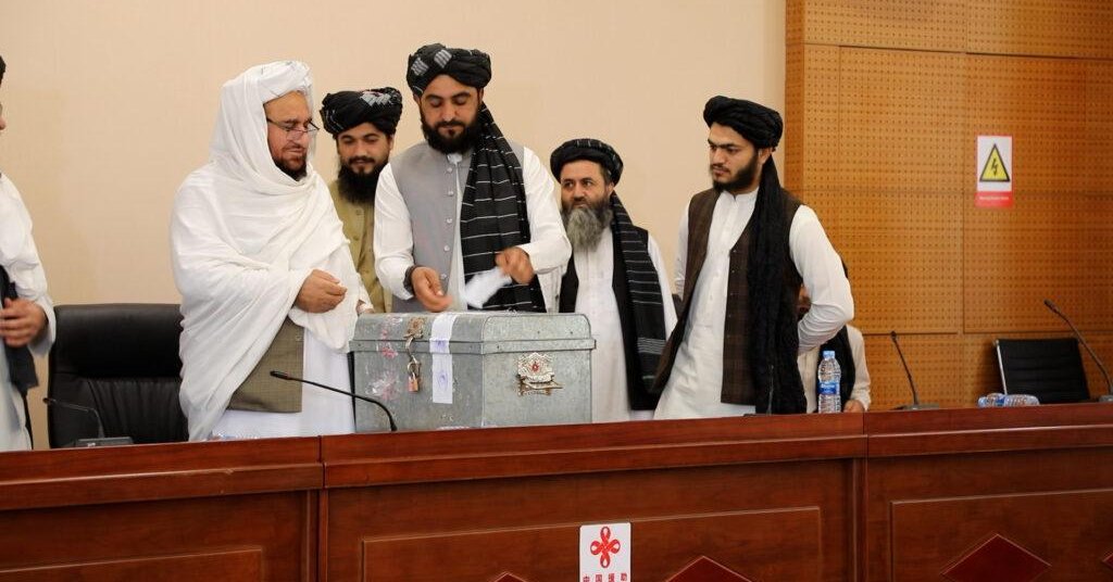 طالبان د «شفاف کانکور» ادعا کوي خو نجونې لا هم له ازموینې محرومې دي