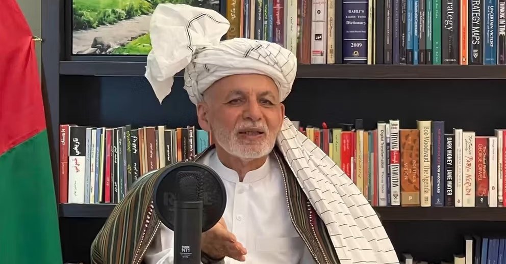 طالبان: اشرف غني حق لري چې بېرته افغانستان ته راستون شي