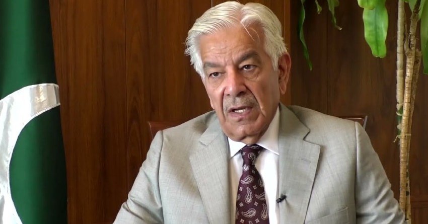 د پاکستان دفاع وزیر: له طالبانو سره د «کنټرول وړ همغږۍ» هڅه روانه ده