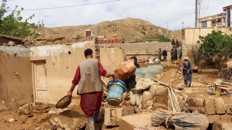 سیلاب‌های مرگبار در افغانستان؛ باشندگان از خسارات سنگین و بی‌سرپناهی می‌گویند