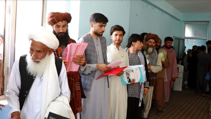 بی‌احترامی به نوبت در اماکن عمومی؛ یک مشکل روزمره و گسترده اجتماعی در افغانستان