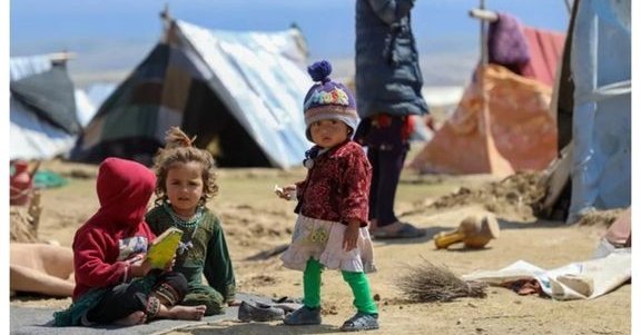 د طالبانو او پاکستان ترمنځ د نښتو له امله؛ زرګونه افغانان بې‌ځایه شوي دي