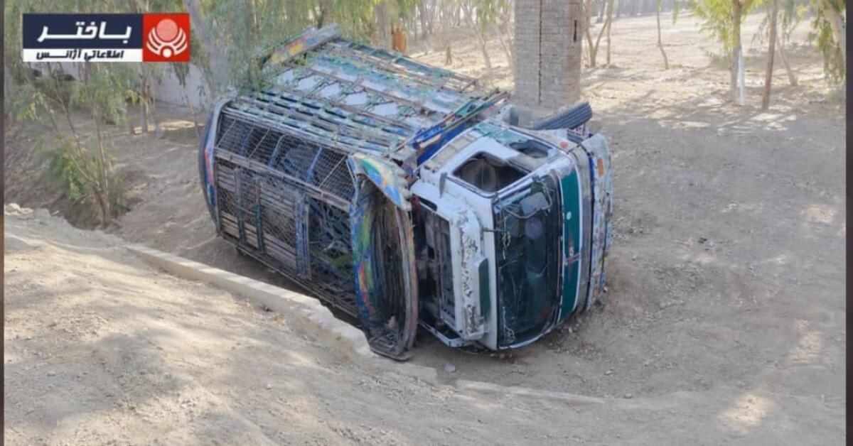 واژگونی موتر حامل بازگشت‌کنندگان در لغمان؛ ۱۸ نفر جان باختند