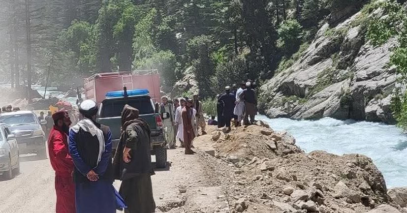 په نورستان کې څلور سیلانیان په اوبو کې ډوب شوي او ورک دي