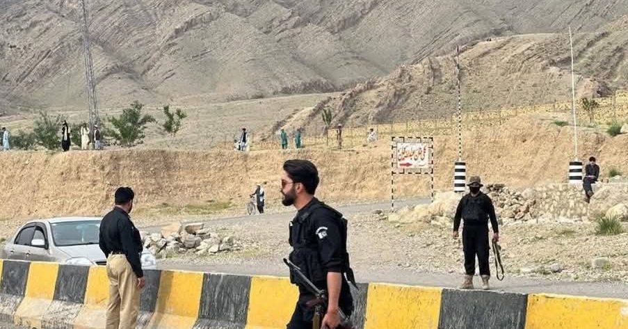 بلوچستان کې په بېلابېلو پېښو کې شپږ کسان وژل شوي او پنځلس نور ټپیان دي