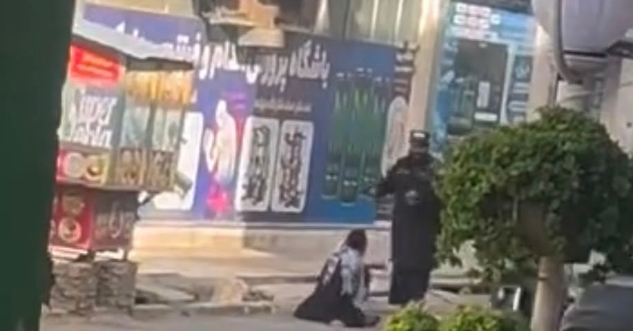 د هرات اوسېدونکو په دغه ولایت کې د «ښځو د خپلسرو نیونو» په غبرګون لاریون وکړ
