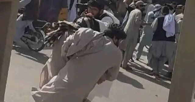 عیني شاهدان: طالبانو په هرات کې ۳۰ لاریون کوونکي نیولي دي