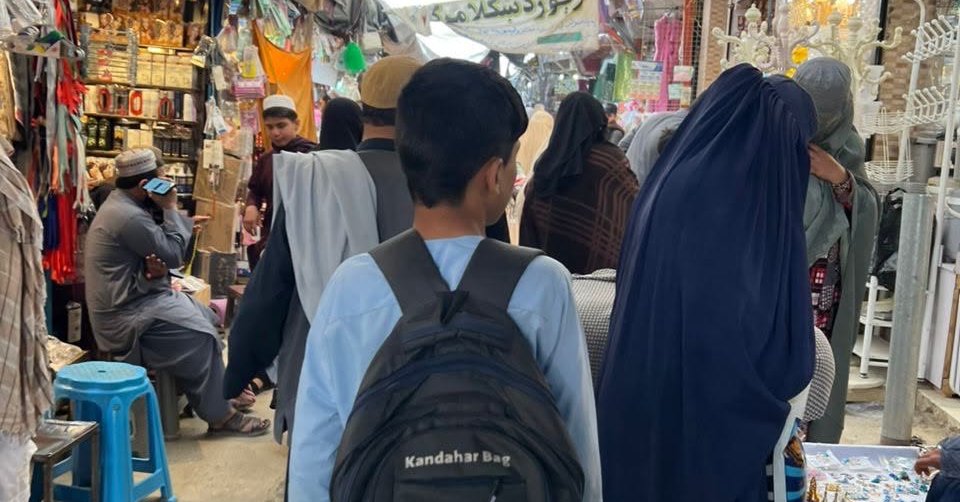 له هرات وروسته؛ طالبانو په کندهار کې د ښځینه توکو په پلورنځایونو کې پلټنې پیل کړې
