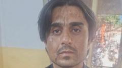 ډاکټرې ماه نور باندې د تېزاب شیندونکي کس وژلو پوښتنې را ولاړې کړې دي