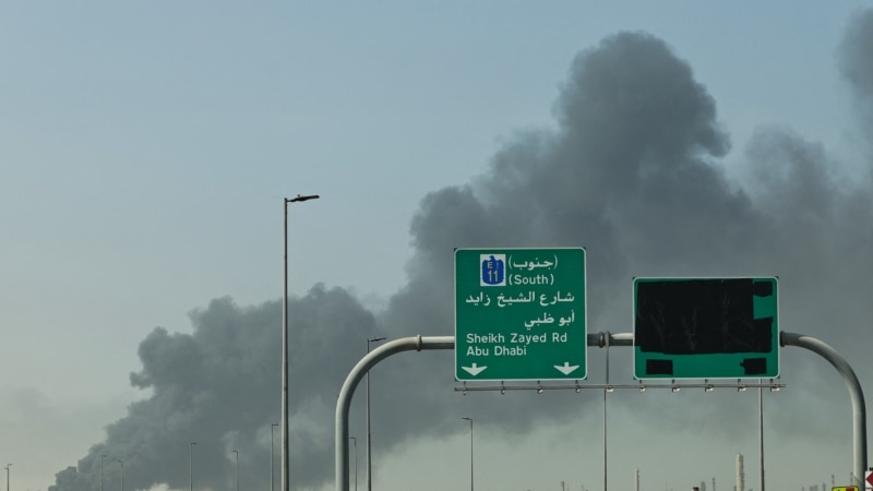 رویټرز: اماراتو د ایران د کنګل شویو شتمنیو له خوشې کولو سره موافقه کړې، ابوظبي دا ادعا نه تاییدوي