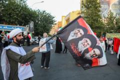 تجمع مخالفان توافق با آمریکا در تهران و مشهد؛‌ «قالیباف، عراقچی، پس خون رهبرم چی؟»