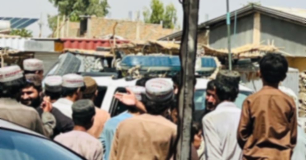 د لښکرګاه یو شمېر دوکاندارانو شکایت: « د طالبانو ښاروالۍ مو دوکانونه تړلي»