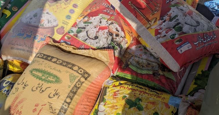 طالبانو له پاکستان او ایران څخه د څه باندې ۲۱ ټنه قاچاق کېدونکو توکو د نیولو خبر ورکړی