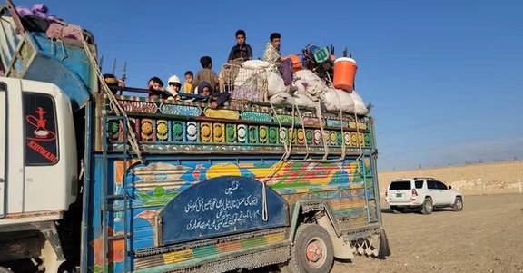 له پاکستان نه اېستل شوي کډوال: د وهلو او بندیانولو ترڅنګ پولیسو له موږ پیسې هم اخیستې
