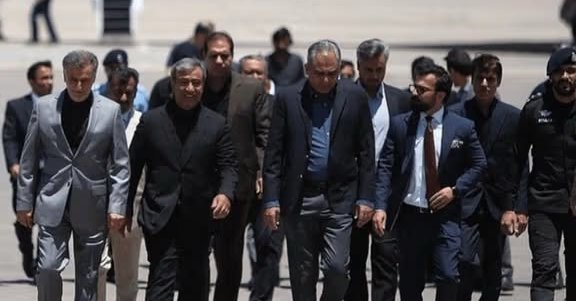 د پاکستان د کورنیو چارو وزیر له ایراني چارواکو سره د خبرو لپاره تهران ته لاړ