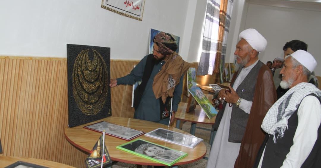 له برشونو تر تابلوګانو؛ غزني کې د هنر نوی نندارتون پرانیستل شو