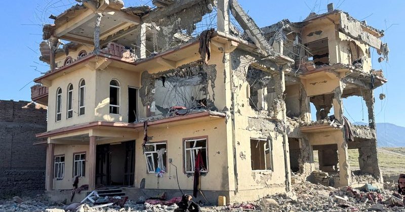 پاکستان او طالبانو د وروستیو بریدونو په غبرګون کې د یو بل شارژدافیران احضار کړل