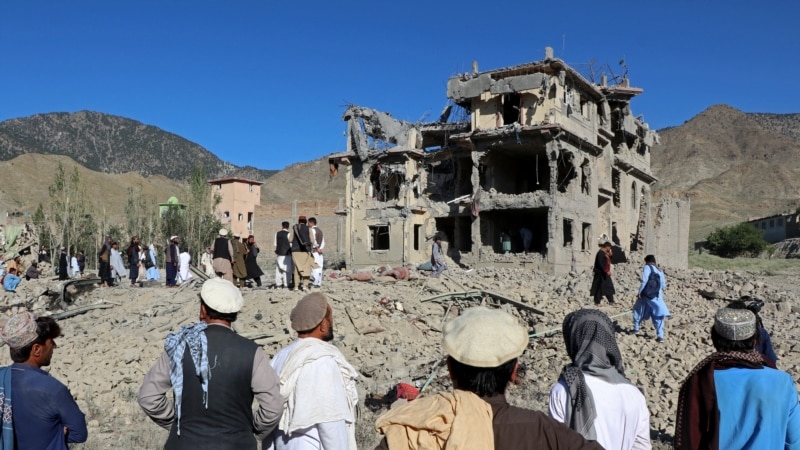 طالبان می‌گوید که در واکنش به حملات هوایی پاکستان در شرق افغانستان، شارژدافیر این کشور را احضار کرده است
