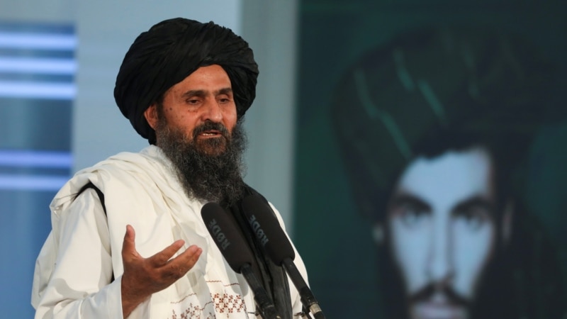 ملابرادر او امیرخان متقي د خامنه يي د جنازې په مراسمو کې د ګډون لپاره ایران ته ولاړل