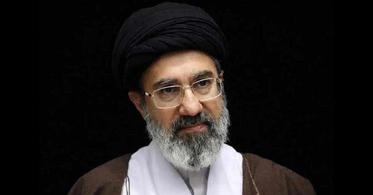 مجتبی خامنه‌ای، رهبر ایران در مراسم تشییع پدرش شرکت نکرده است