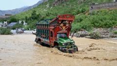 خیبرپښتونخوا او پنجاب کې وروستیو سېلابونو لږترلږ ۴۳ کسان مړه او ۱۷۷ ژوبل کړي دي