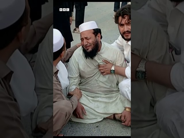 د خیبرپښتونخوا بنو کې پر پوسته موټربم برید کې ۱۵ پولیس وژل شوي