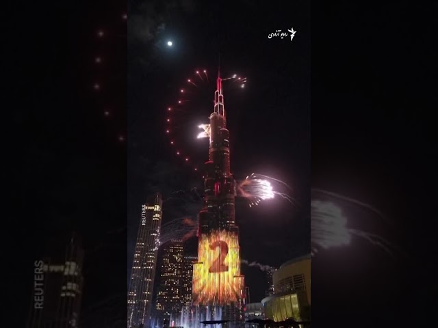 مردم در کشورهای مختلف جهان فرا رسیدن سال ۲۰۲۶ میلادی را جشن گرفتند.