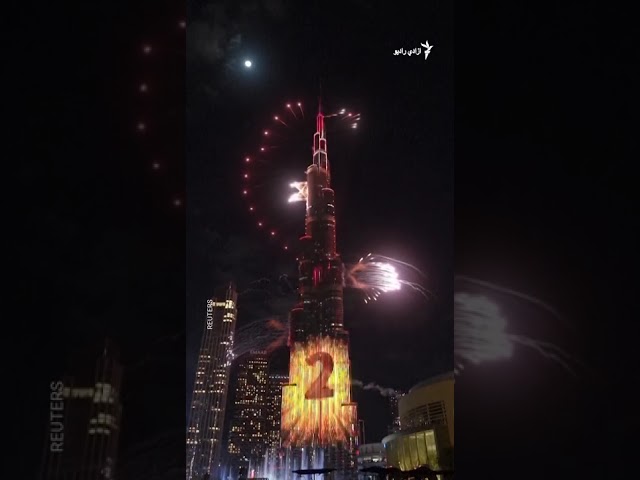 خلکو په ټوله نړۍ کې د ۲۰۲۶م کال راتګ په جشنونو ونمانځه.