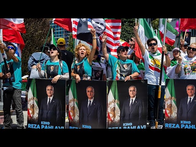 تجمع اعتراضی ایرانیان مقابل ورزشگاه جام جهانی پیش از بازی ایران