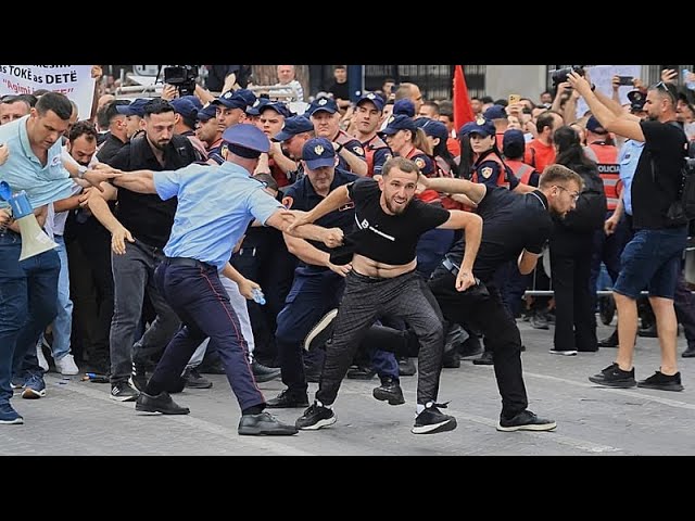 اعتراض‌ها در تیرانا به پروژه ساحلی داماد ترامپ؛ نخست وزیر آلبانی از سرمایه‌گذاری کوشنردفاع کرد