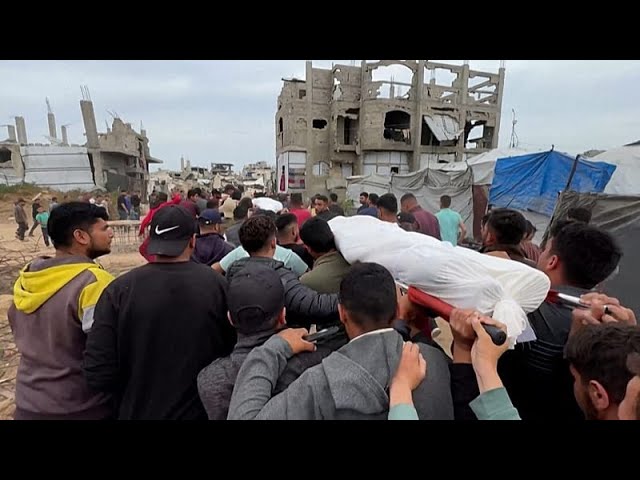 تشییع در جبالیا پس از حمله اسرائیل به مجلس ترحیم در غزه با وجود آتش‌بس