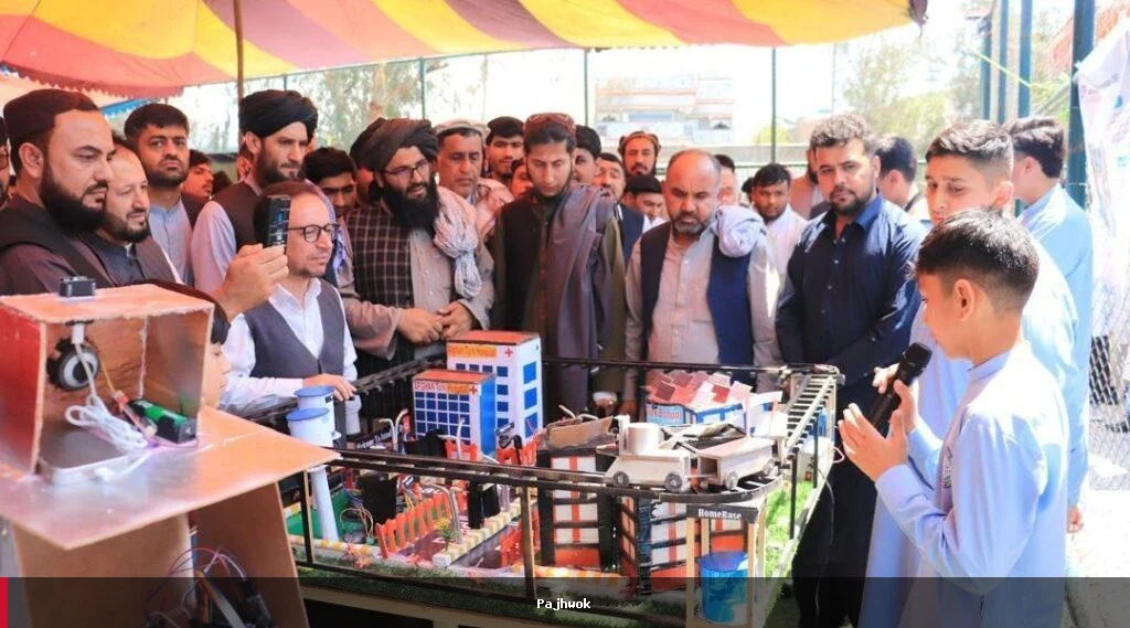 د ترکیې تعلیمي بنسټ په خوست او تخار کې ښوونځي پرانیسي