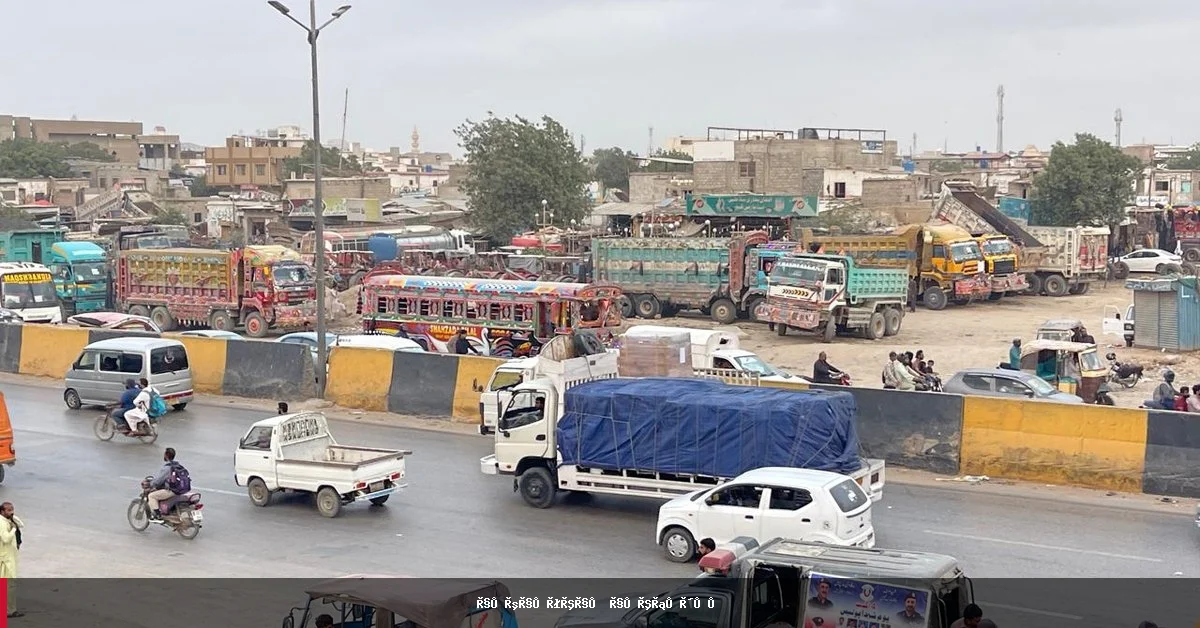 د کراچۍ افغان کډوال د نیمه‌پوځي ځواکونو له ویرې له خپلو کورونو نه وځي