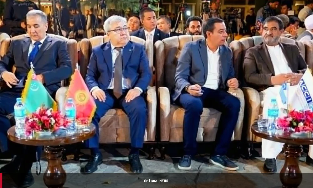 افغانستان له سیمه ییزو او نړیوالو شرکتونو سره د ۴۰۰ میلیونه ډالرو سوداګرۍ او پانګونې تړونونه لاسلیک کړل