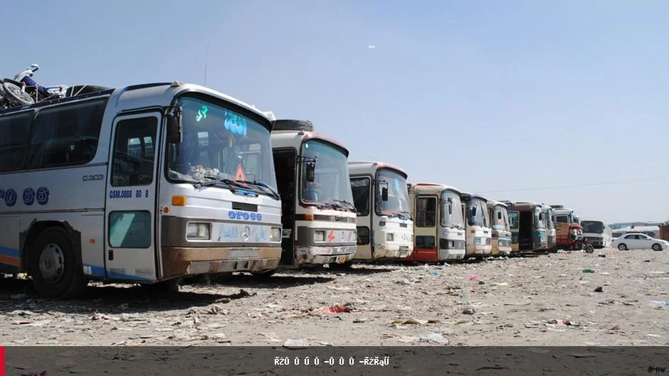 په قندهار او پروان کې ترافیکي پېښې ۱۱ کسان وژلي