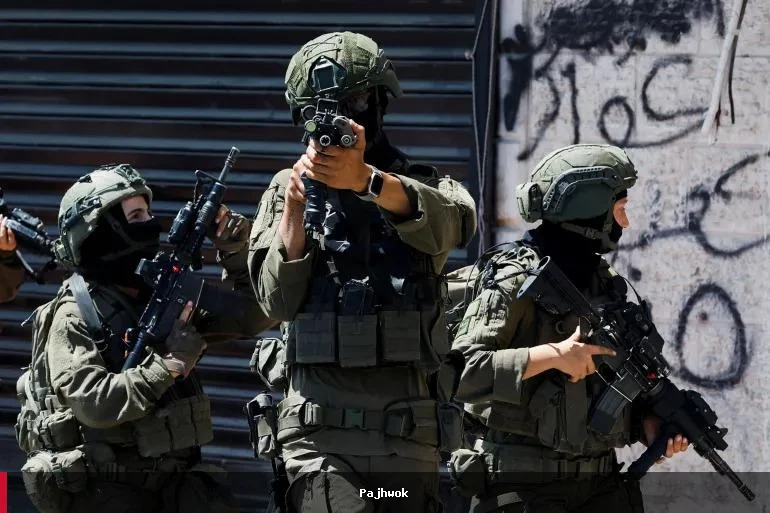 د قلنديا د کډوالو پر کمپ د اسرائیلي ځواکونو برید؛ ۵۱ فلسطینیان ټپیان شوي