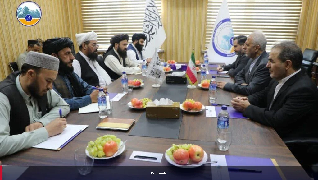 افغان او ایراني چارواکو د نفتو او ګازو همکاریو د پراختیا په اړه خبرې وکړې